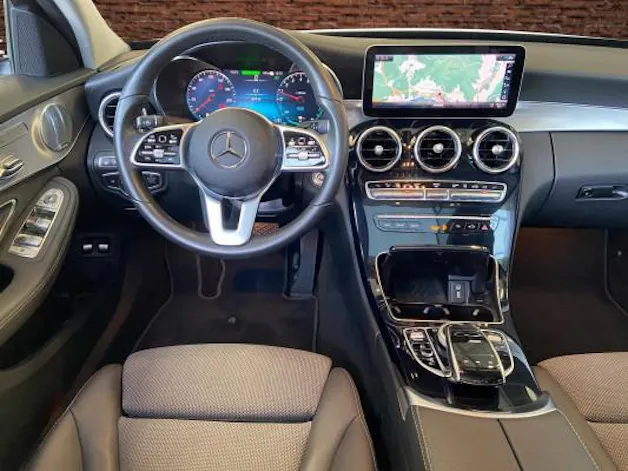 MERCEDES-BENZ C 300 e AMG Line 4Matic