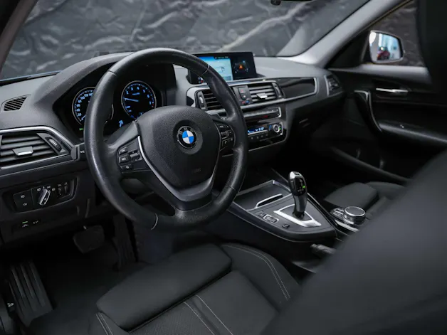 BMW 118i Steptronic *CH-Fahrzeug*Abstandsregler*Kamera*