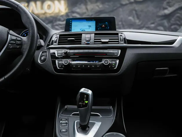 BMW 118i Steptronic *CH-Fahrzeug*Abstandsregler*Kamera*
