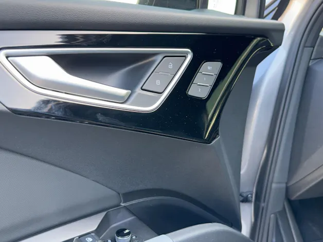 AUDI Q4 e-tron 50 quattro