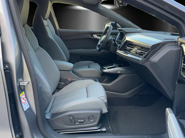 AUDI Q4 e-tron 50 quattro