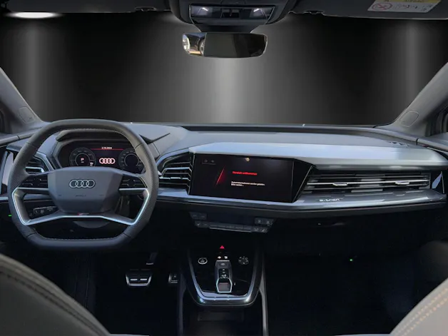 AUDI Q4 e-tron 50 quattro