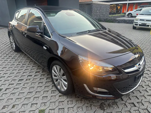 OPEL Astra 1.4i 16V Turbo Cosmo