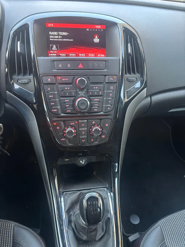 OPEL Astra 1.4i 16V Turbo Cosmo