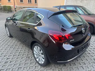 OPEL Astra 1.4i 16V Turbo Cosmo mit MFK