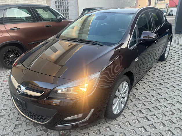 OPEL Astra 1.4i 16V Turbo Cosmo