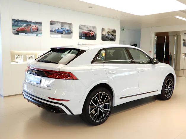AUDI Q8 55 TFSI quattro tiptronic