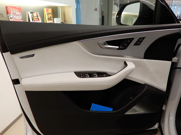 AUDI Q8 55 TFSI quattro tiptronic