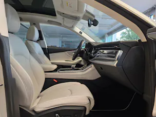 AUDI Q8 55 TFSI quattro tiptronic