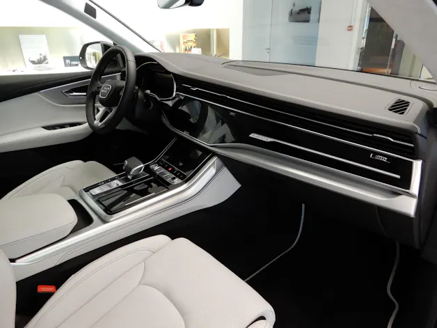 AUDI Q8 55 TFSI quattro tiptronic