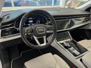 AUDI Q8 55 TFSI quattro tiptronic
