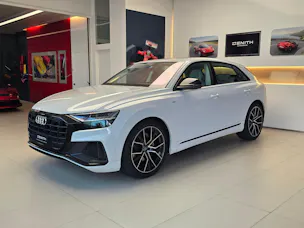 AUDI Q8 55 TFSI quattro tiptronic