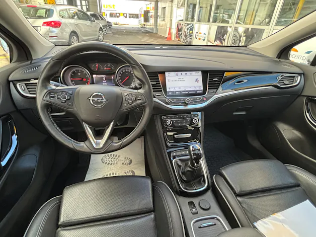 OPEL Astra 1.6i Turbo Excellence