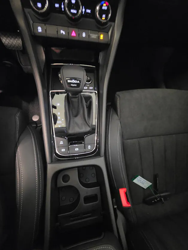 SKODA Karoq 2.0 TDI CR Dynamic 4x4 DSG