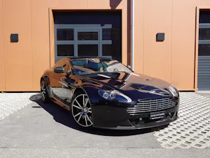 ASTON MARTIN V8 Vantage 4.7 S SP10 - "CH Véhicule * Full Entretien Aston * intérieur cuir noir * Phares xenon * Son Bang&Olufsen"