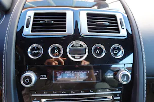ASTON MARTIN V8 Vantage 4.7 S SP10 - "CH Véhicule * Full Entretien Aston * intérieur cuir noir * Phares xenon * Son Bang&Olufsen"