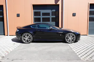 ASTON MARTIN V8 Vantage 4.7 S SP10 - "CH Véhicule * Full Entretien Aston * intérieur cuir noir * Phares xenon * Son Bang&Olufsen"