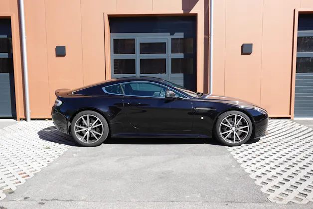 ASTON MARTIN V8 Vantage 4.7 S SP10 - "CH Véhicule * Full Entretien Aston * intérieur cuir noir * Phares xenon * Son Bang&Olufsen"