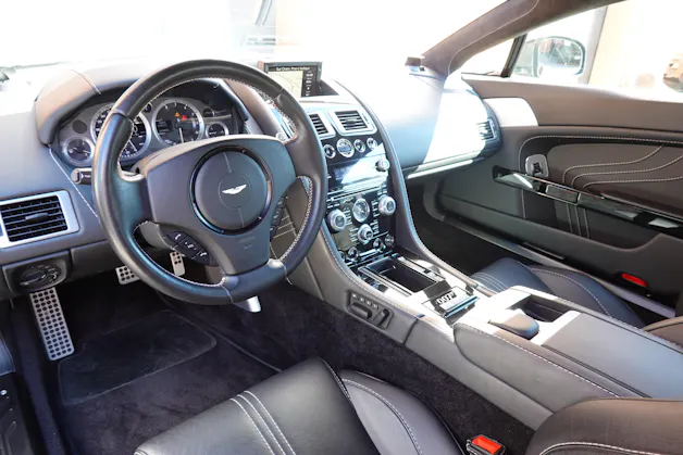 ASTON MARTIN V8 Vantage 4.7 S SP10 - "CH Véhicule * Full Entretien Aston * intérieur cuir noir * Phares xenon * Son Bang&Olufsen"