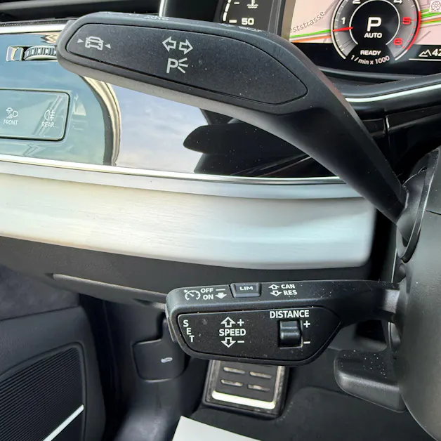 AUDI Q7 50 TDI quattro S Line tiptronic *CH-FAHRZEUG - 4 JAHRE GARANTIE - GRATIS SERVICE - 7 SITZE*
