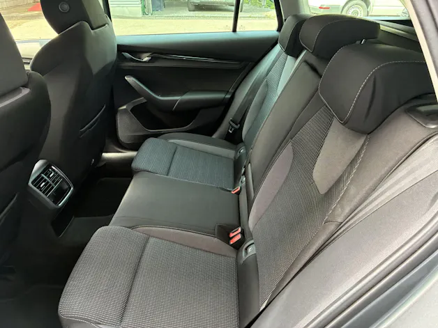 SKODA Octavia Combi 2.0 TDI DSG Ambition 4x4
