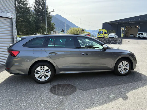 SKODA Octavia Combi 2.0 TDI DSG Ambition 4x4