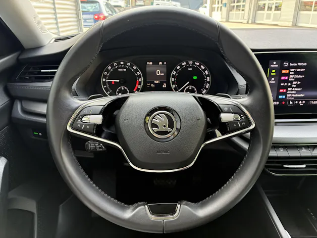 SKODA Octavia Combi 2.0 TDI DSG Ambition 4x4