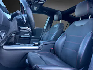 MERCEDES-BENZ EQA 300 AMG Line 4Matic