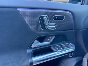 MERCEDES-BENZ EQA 300 AMG Line 4Matic