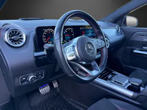 MERCEDES-BENZ EQA 300 AMG Line 4Matic