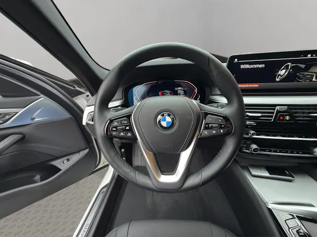BMW 530d xDrive 48V Touring Steptronic