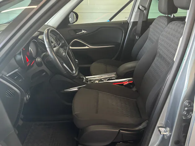 OPEL Zafira Tourer 1.6i 16V Turbo Sport Automatic