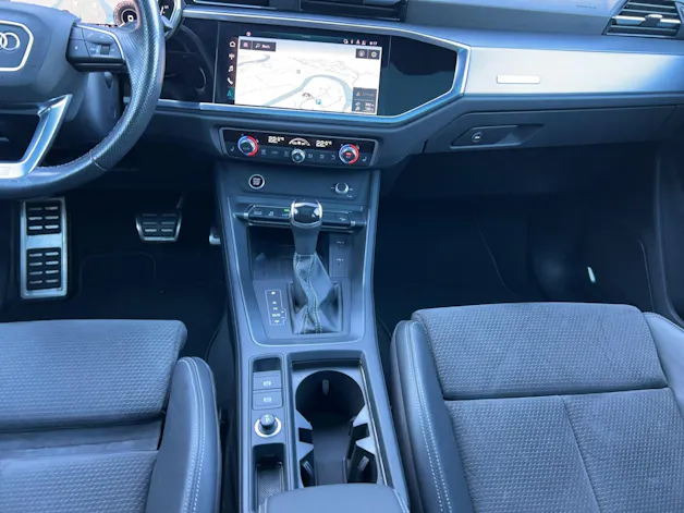 AUDI Q3 45 TFSI e S line S-tronic