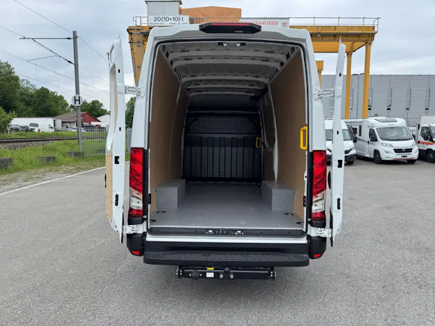 IVECO Daily 35S18HA8 V