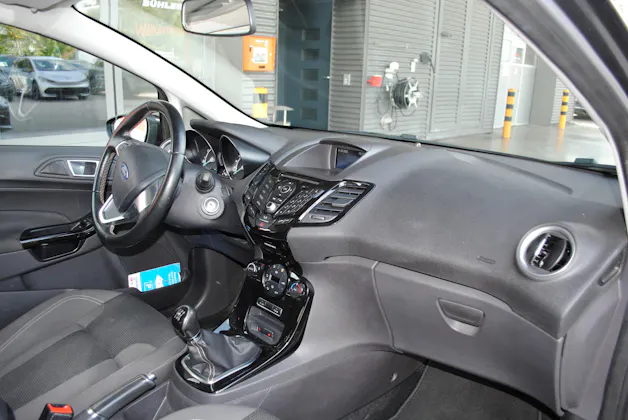 FORD Fiesta 1.0 SCTi Titanium