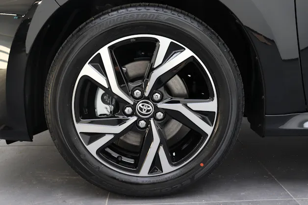Toyota Yaris 1.5 VVT-i HSD Trend