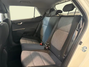 https://vehicle.imgix.net/4486758/bfb6e72d-3400-4a03-af70-38a08ca569ba.jpg