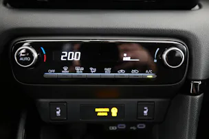 Toyota Yaris 1.5 VVT-i HSD Trend