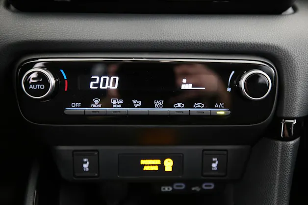 Toyota Yaris 1.5 VVT-i HSD Trend