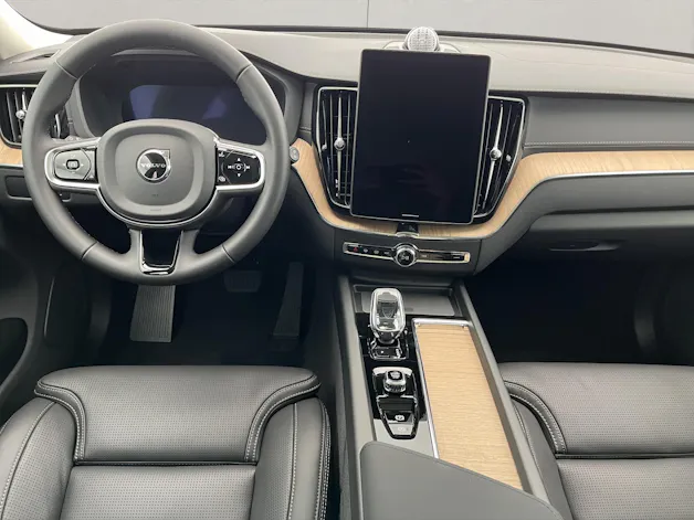 VOLVO XC60 2.0 T8 TE Ultra Dark eAWD