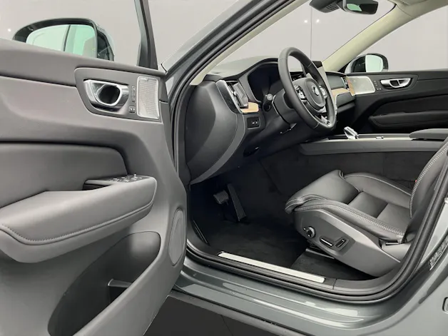 VOLVO XC60 2.0 T8 TE Ultra Dark eAWD
