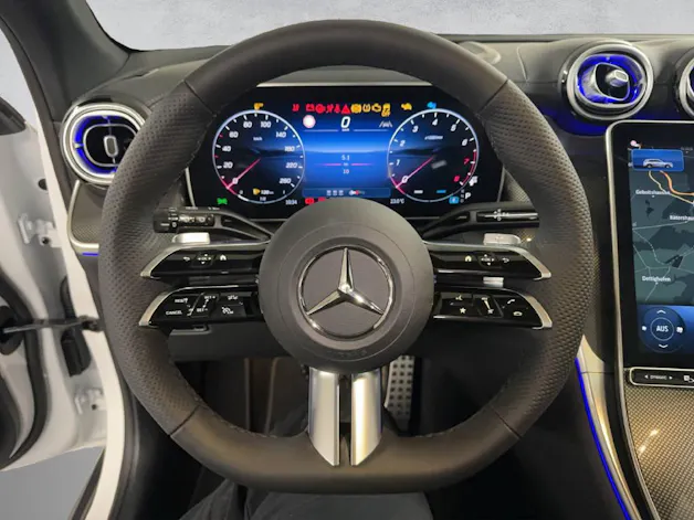 MERCEDES-BENZ GLC 300 AMG Line 4Matic