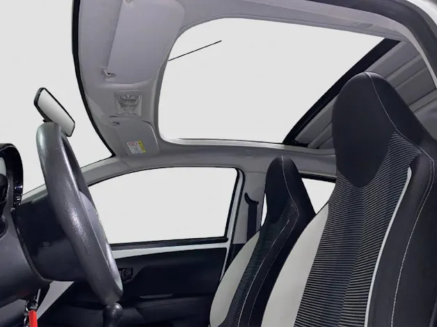PEUGEOT 108 1.2 PureTech Active Top