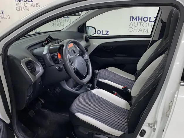 PEUGEOT 108 1.2 PureTech Active Top