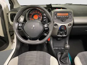 PEUGEOT 108 1.2 PureTech Active Top