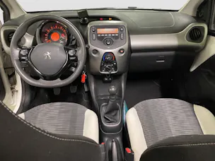 PEUGEOT 108 1.2 PureTech Active Top