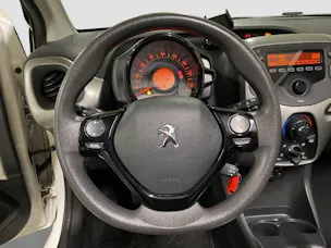 PEUGEOT 108 1.2 PureTech Active Top