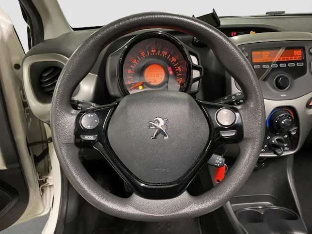 PEUGEOT 108 1.2 PureTech Active Top