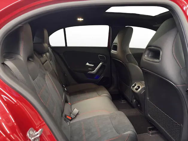MERCEDES-BENZ A 250 AMG Line 4Matic