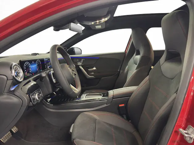 MERCEDES-BENZ A 250 AMG Line 4Matic